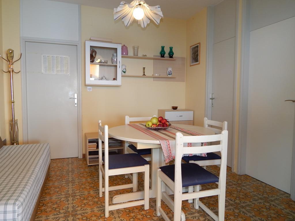 אומיס Villa Maristika חדר תמונה