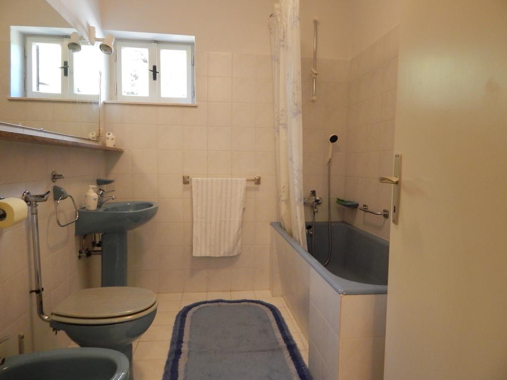 אומיס Villa Maristika חדר תמונה